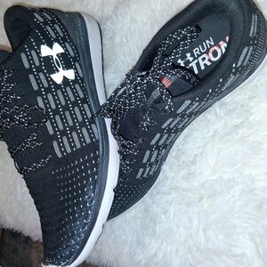 Under Armour Men's Black Running Shoes